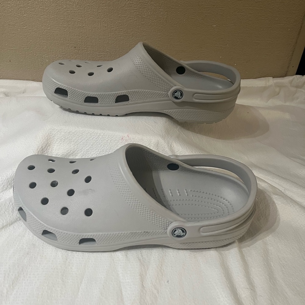 NWOT CROCS Classic Clogs - Picture 4 of 10